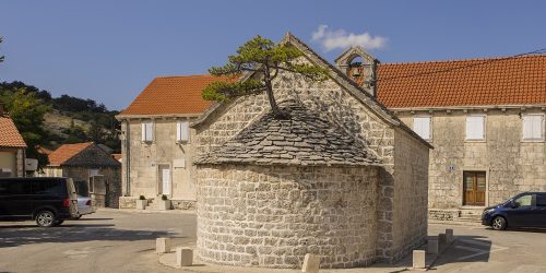 Visiting the small town Nerezisca